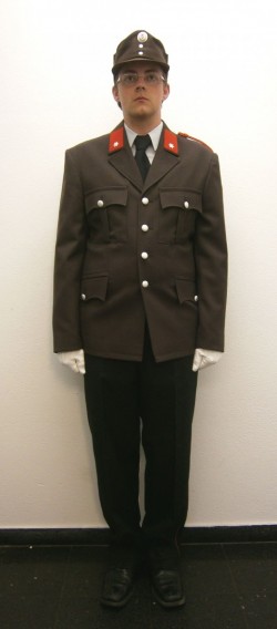 Schutzkleidung-Dienstuniform braun
