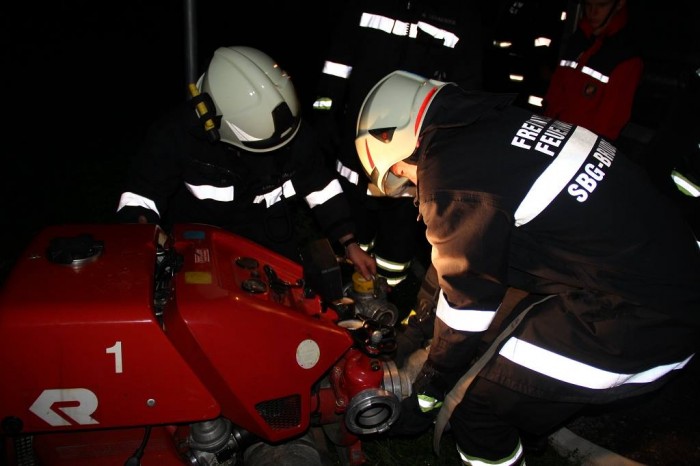 1274930_572688169433368_208852634_o